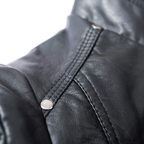 Осенне-зимняя женская куртка из искусственной кожи черная овчины мягкая