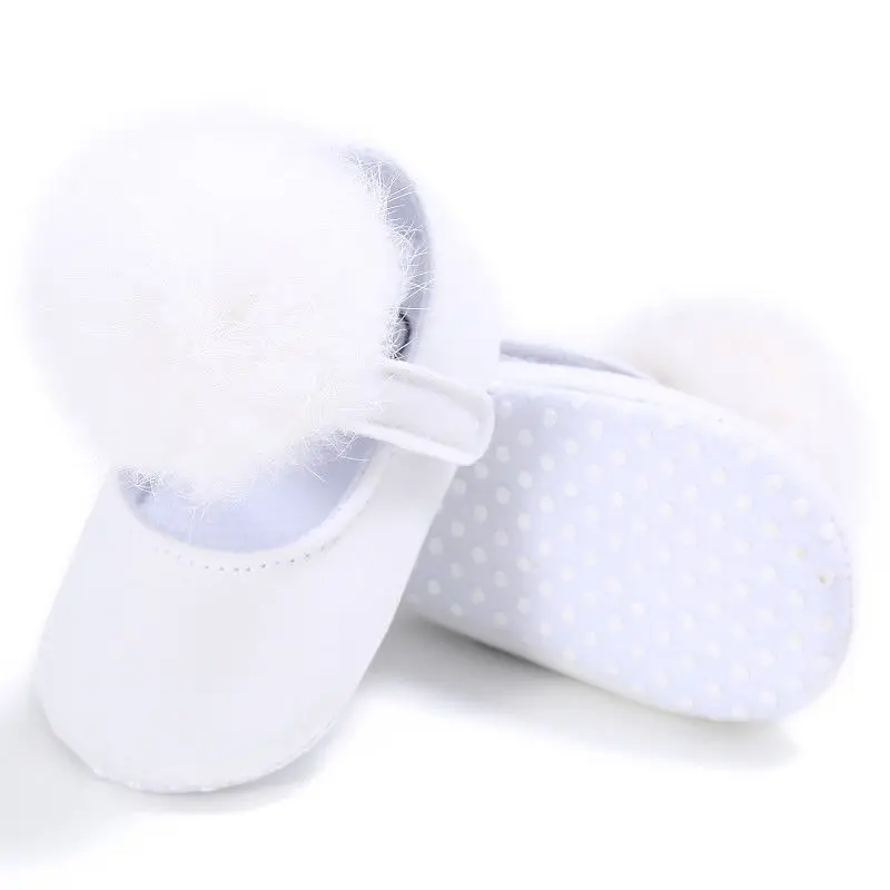 

0-18 Months Cute Baby Casual Fur Ball Shoes 5 Colors Newborn Toddler Infant Girls Boys Soft Sole Prewalker Crib Shoes