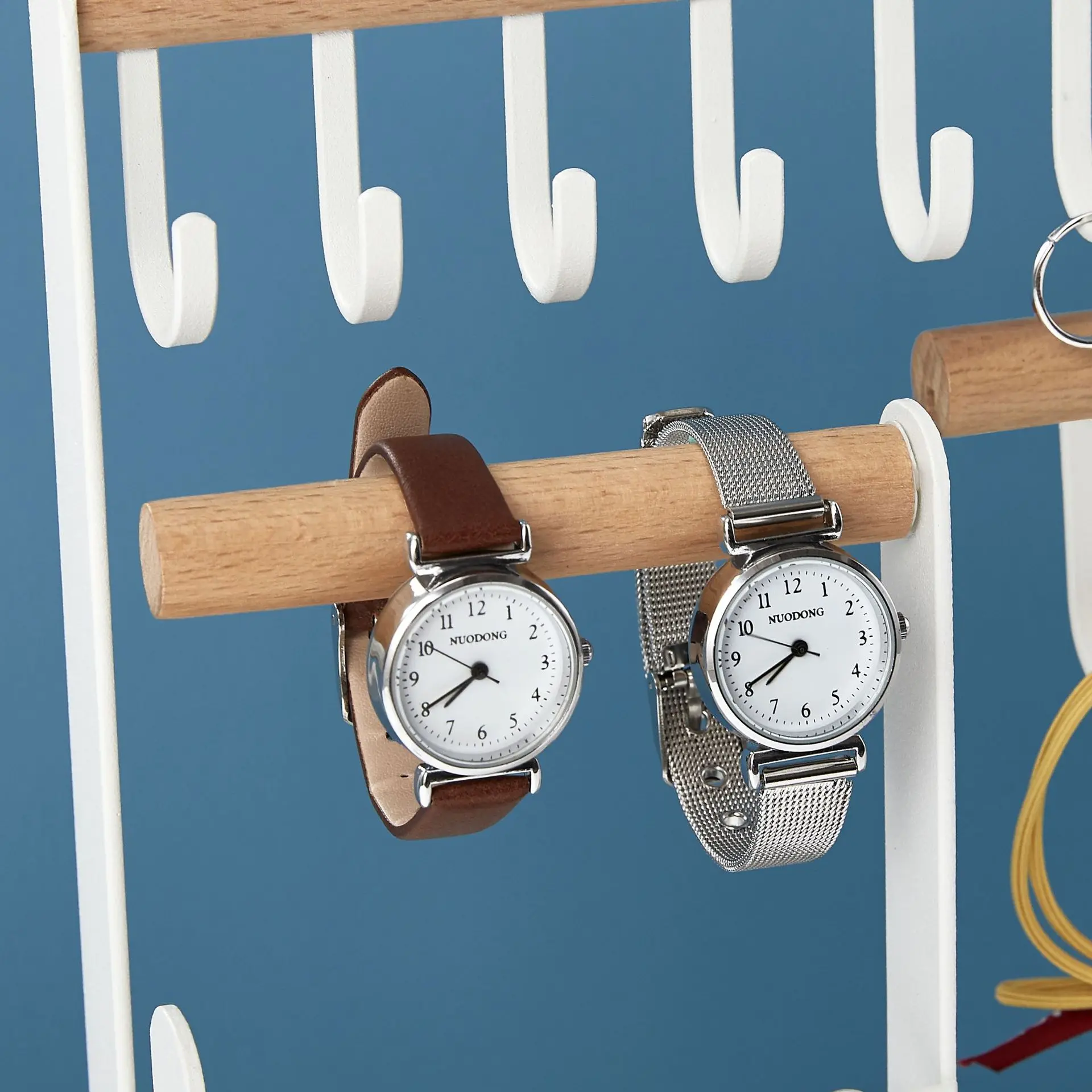 

Fashion Simplicity Jewelry Storage Rack Iron Wood Watches Rings Necklaces Earrings Storage Holders