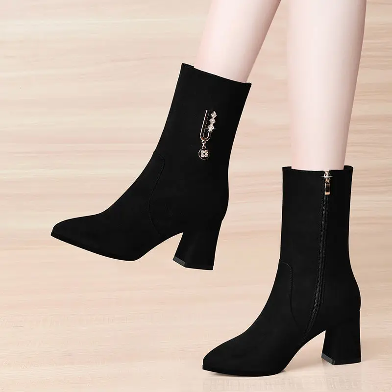 

DM533 2020 Autumn winter Women Warm and velvet women's boots Mid high Pointed Side Zipper High Heels Women Shoes Bota Feminina