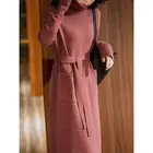 Зимняя вязаная женская одежда, однотонное элегантное платье-свитер для интеллектуальной леди нового года, модное трикотажное платье с поясом и высоким воротником