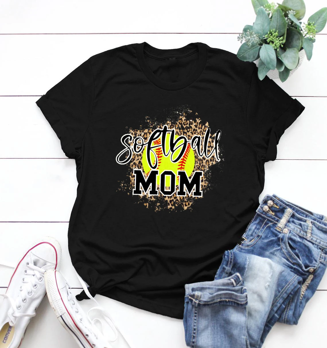 

Softball Mom T-shirt Gift To Mother Female Sport Graphic Tee Mother's Day Women Fashion Tops Cheetah Ladys Holiday Shirt