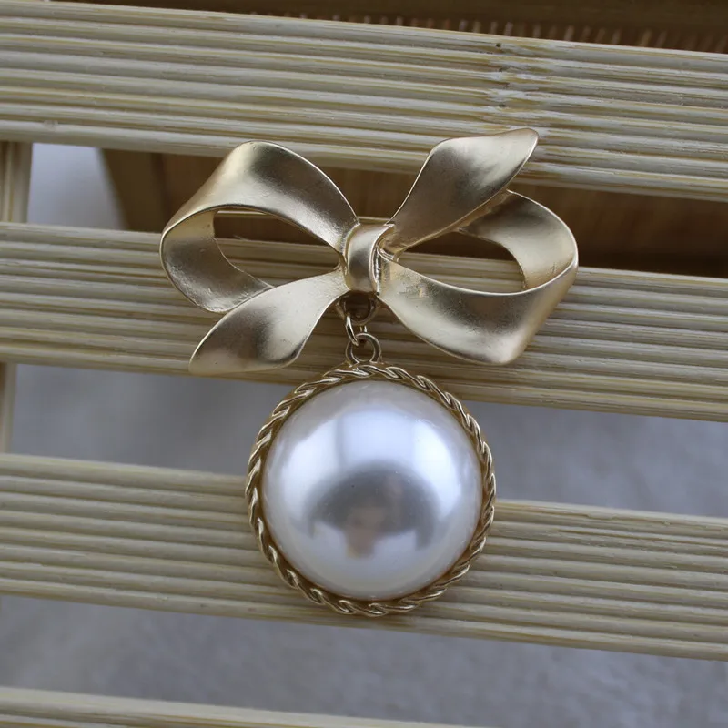 Japanese and Korean jewelry Vintage pearl bow ins matte women's anti-glare silk scarf buckle brooch | Украшения и аксессуары