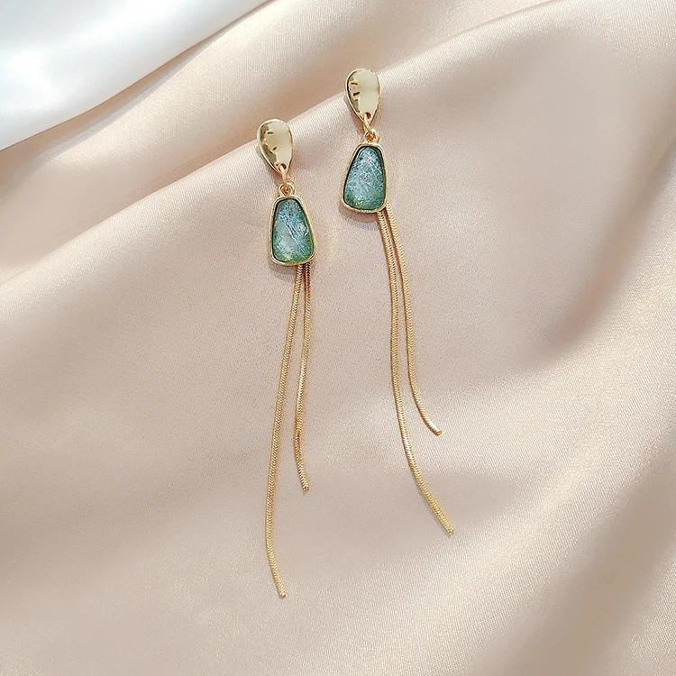 Vintage Resin Green Crystal Stone Clip on Earrings Simple Temperament Long Chain Tassel Elegant Clip on Earrings No Piercing