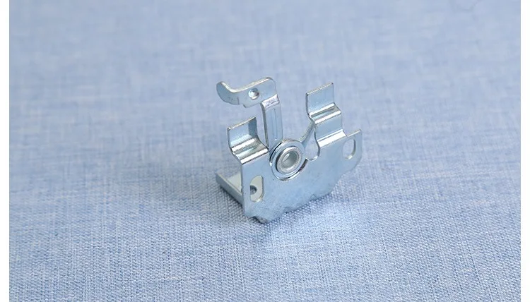 Кронштейн типа паук для алюминиевых жалюзи 25 мм горизонтальные