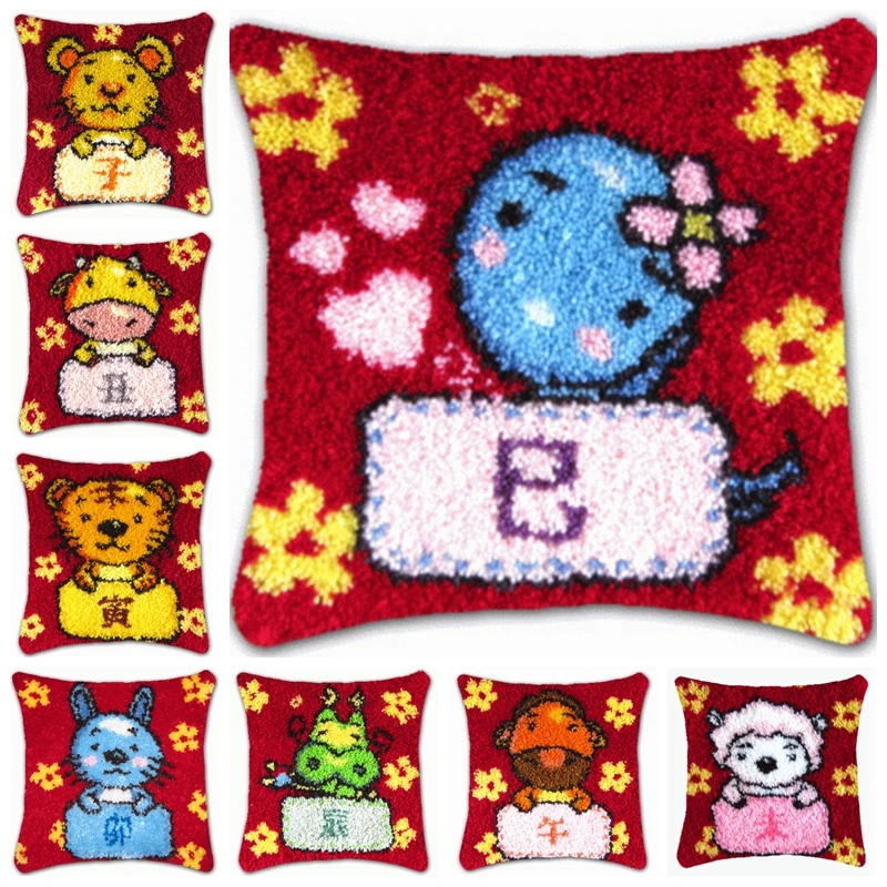 

DIY Chinese Zodiac Latch Hook Pillow KneePakket Smyrna Klink Haak Kleed Cross Stitch Pillows Cushion Button Package Pillow Craft