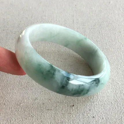 Отправка национального сертификата натуральный изумруд в виде бахромы класса А