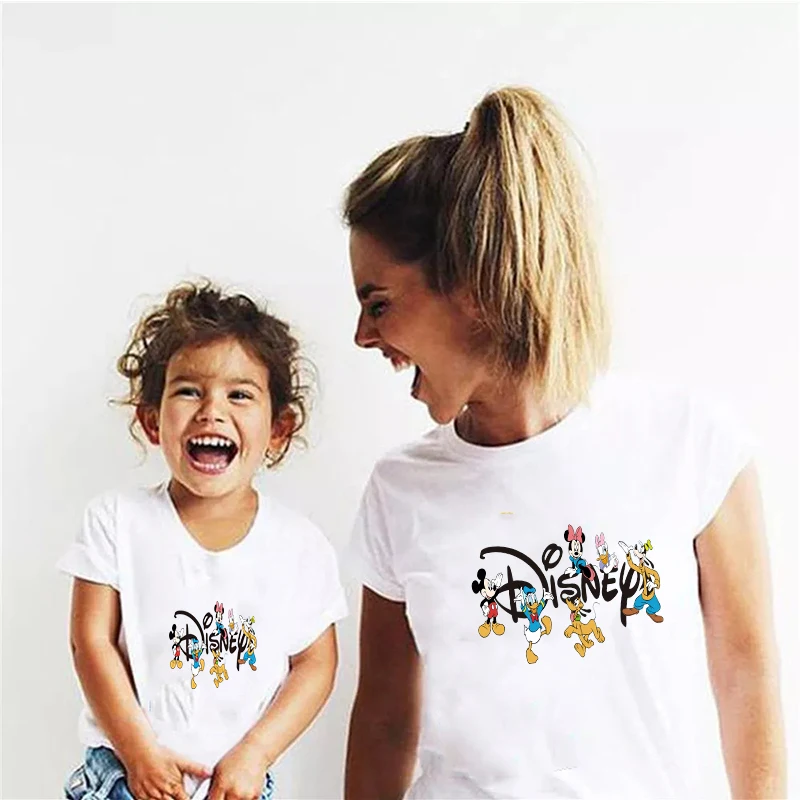 

Модная футболка с мультяшным принтом Disney, красивая одежда для родителей и детей, женский топ с круглым вырезом и короткими рукавами