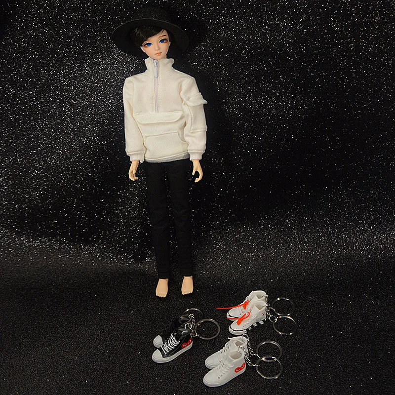 

One pair of 3D mini shoes models keychain pendant the best giftsand toys for your.