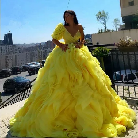 

Yellow lace flower ruffled deep V-neck sexy wedding dress customization