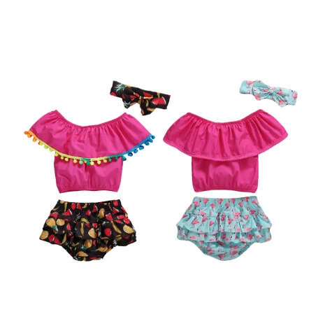 

От 1 до 5 лет, летние милые комплекты одежды для маленьких девочек футболки с оборками и открытыми плечами топы + шорты с принтом повязка на го...
