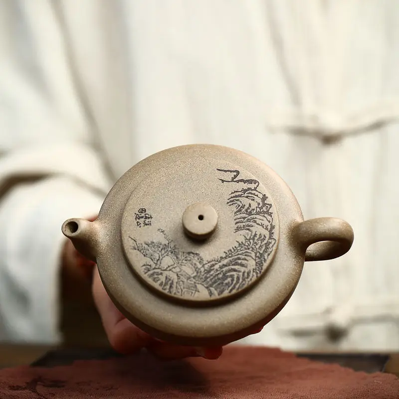 Темно красный эмалированный керамики чайник ручной работы прозрачный золы