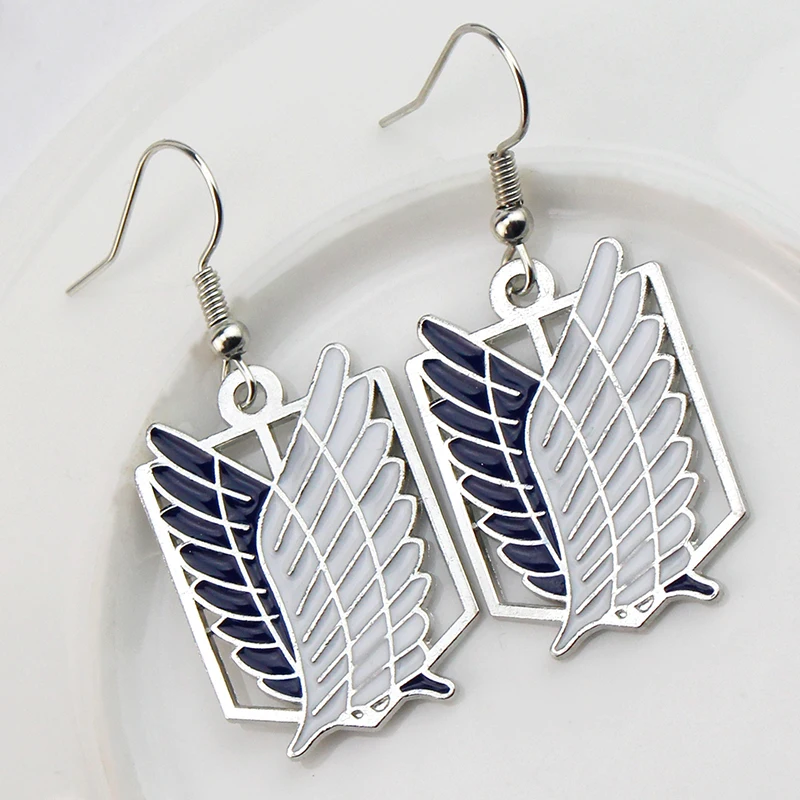 Серьги с анимационными мультяшными героями атаки на титанов Крылья Свободы