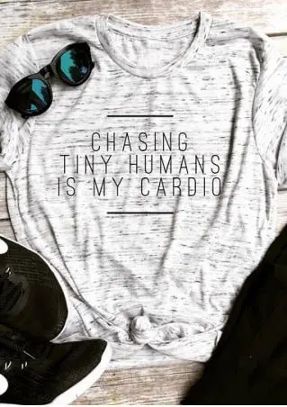 Женские футболки футболка топ модная женская с надписью Chaing Tiny Human Is My кардио |