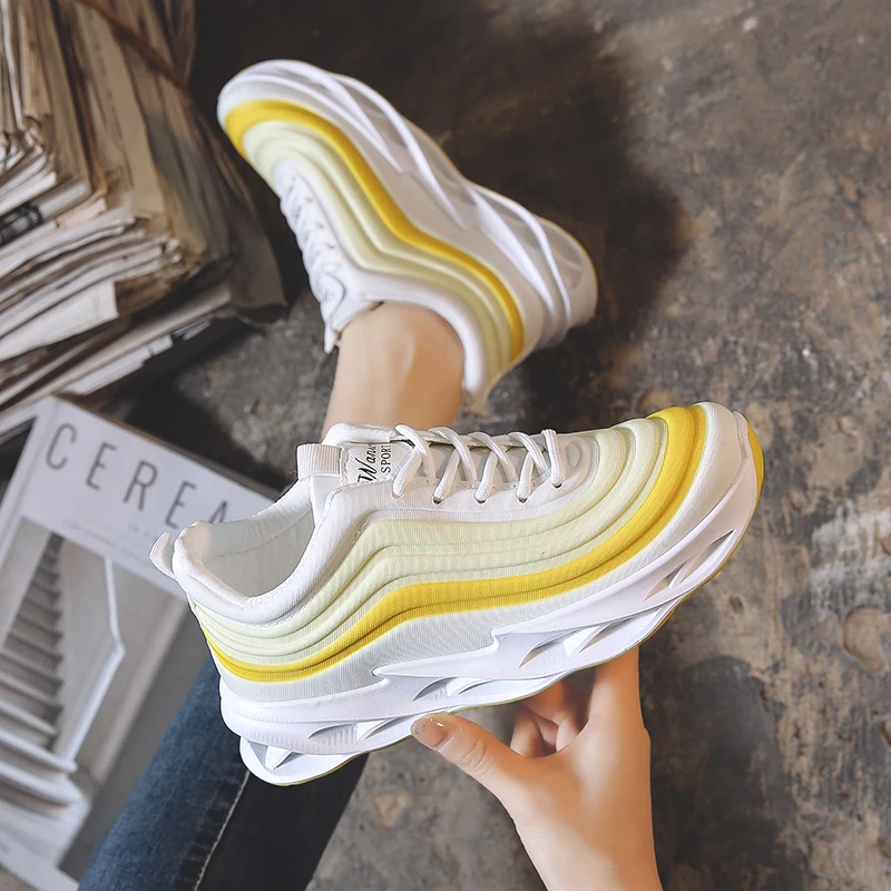 Розовые модные кроссовки красовки женская повседневная обувь сетчатая