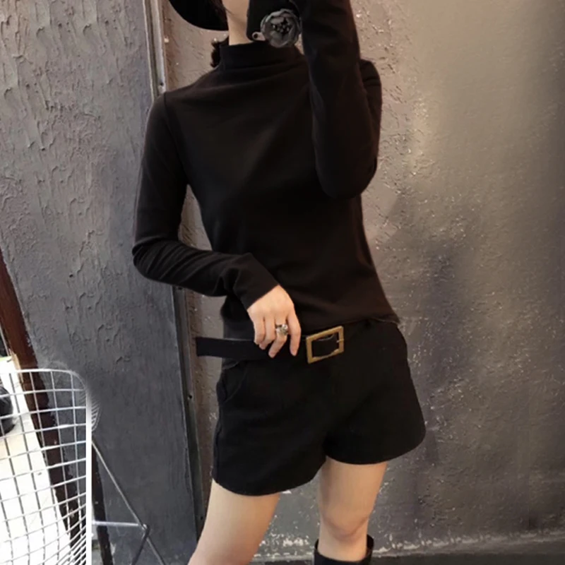 Женская бархатная куртка с длинным рукавом и полувысоким воротником на осень