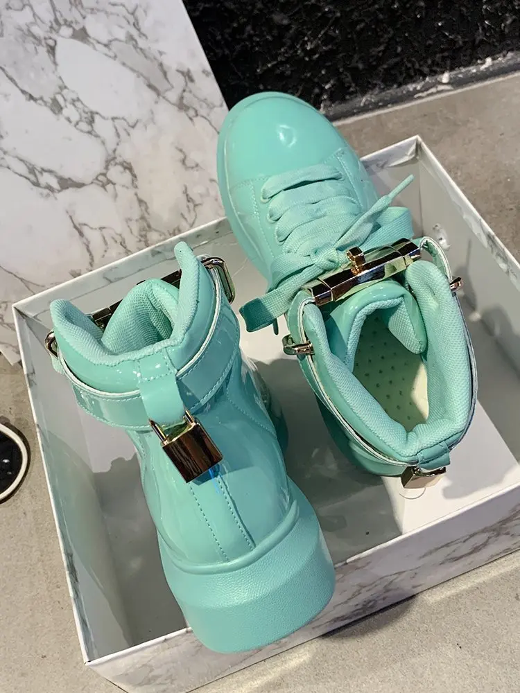 

2020 New Leather Women Sneakers Platform Women Causal Shoes Lace Up Vulcanized Shoes Shoes Fashion Lock Women Trianers Shoes