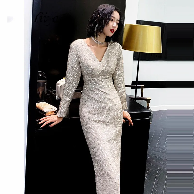 Вечерние платья с v образным вырезом расшитые блестками вечерние золотистого