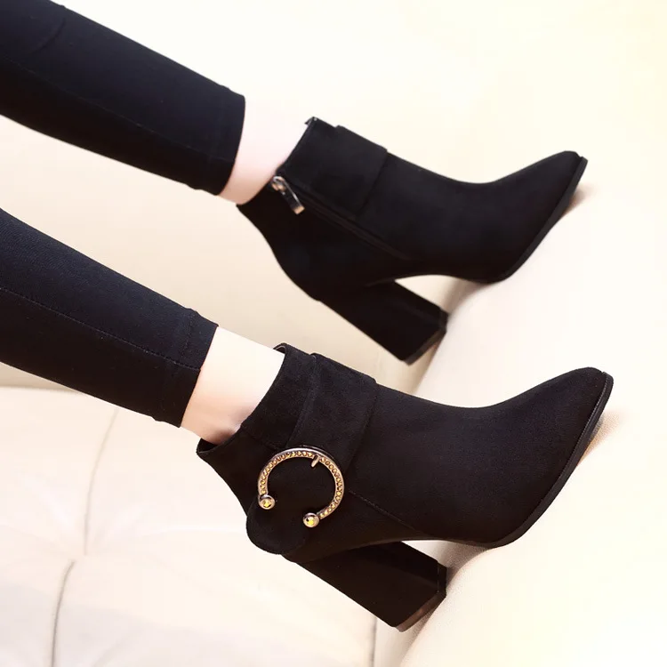 Новинка Высококачественные кожаные ботинки из флока Женские ботильоны на