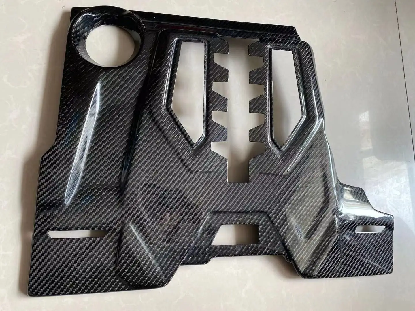 Крышка капота двигателя из настоящего углеродного волокна для BMW F90 M5 защитная
