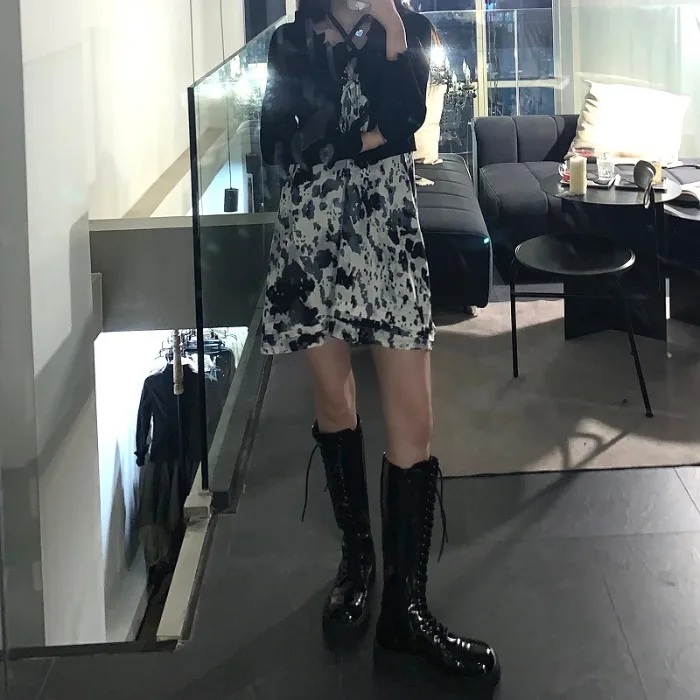 

Tie-Dyed Suspender Dress Women's Design Sense Summer 2021 New Internet Celebrity High Waist Slimming V-Neckline Hot Girl Short