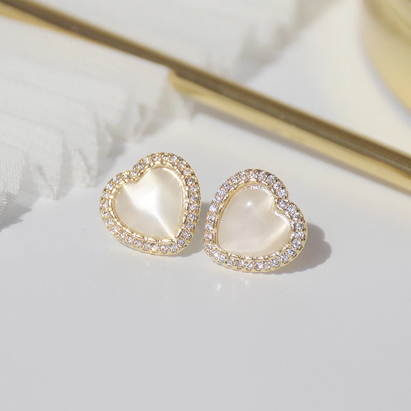 

2021 New Arrival Popular Design 14K Real Gold Heart Earrings for Women Charm Jewelry Zirconia Stud S925 Silver Needle Ins Hot