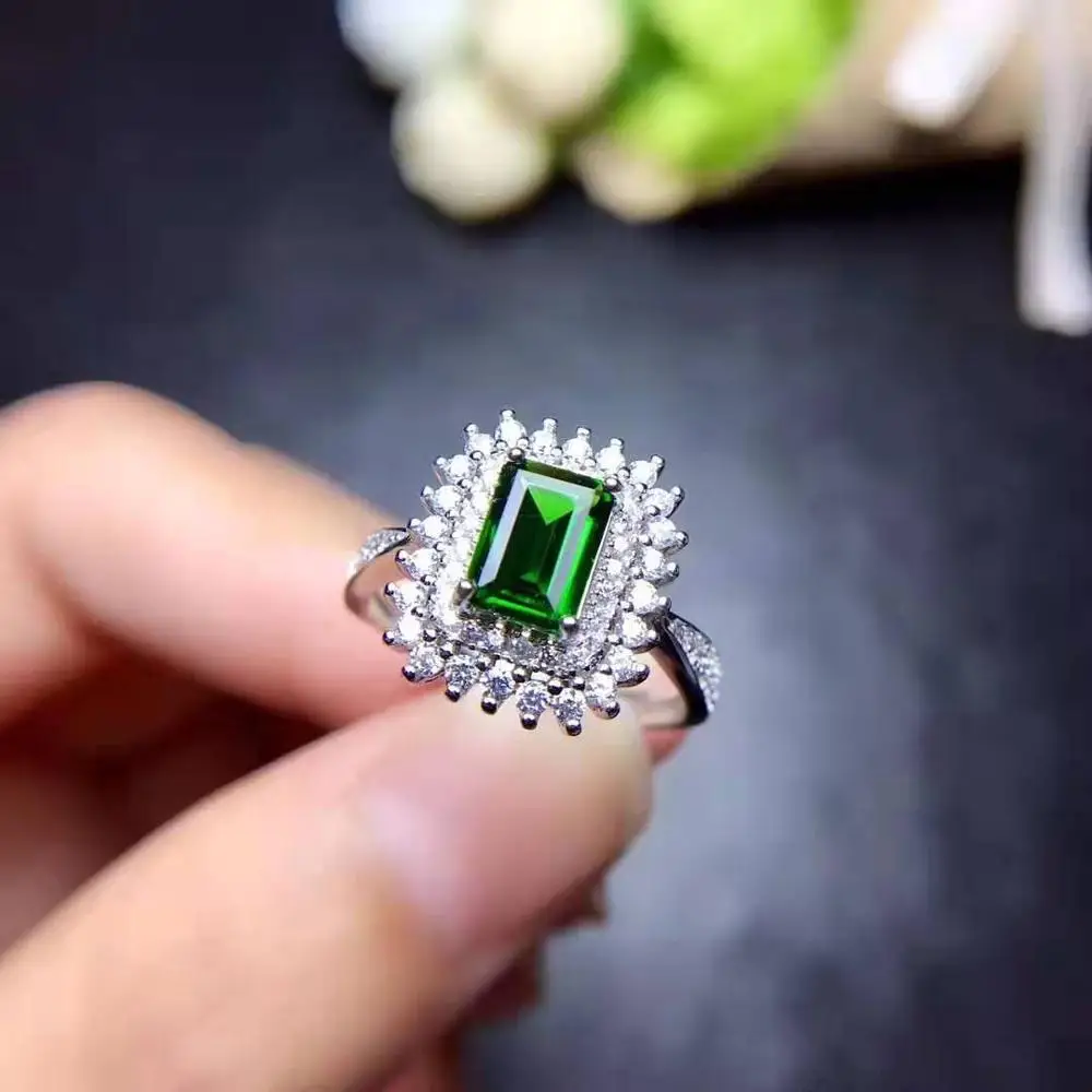 

Женское кольцо из серебра 925 пробы, с диопсидом