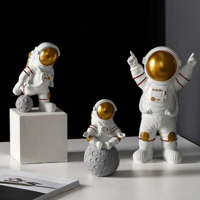 

Nordic Resin Astronaut Figurines Fashion Spaceman With Moon Sculpture Decoration Miniatures Cosmonaut Statues Man Gift
