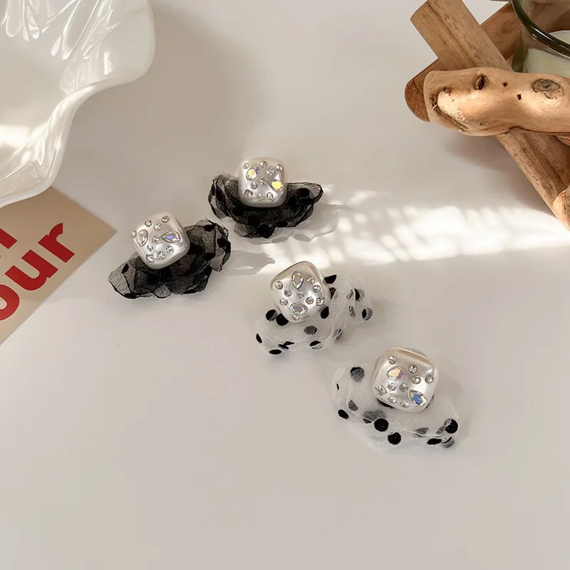 

Minar Korean Sweet Black White Polka Dot Dangle Earrings for Women Shiny Rhinestone Square Pearl Yarn Statement Earring Jewelry
