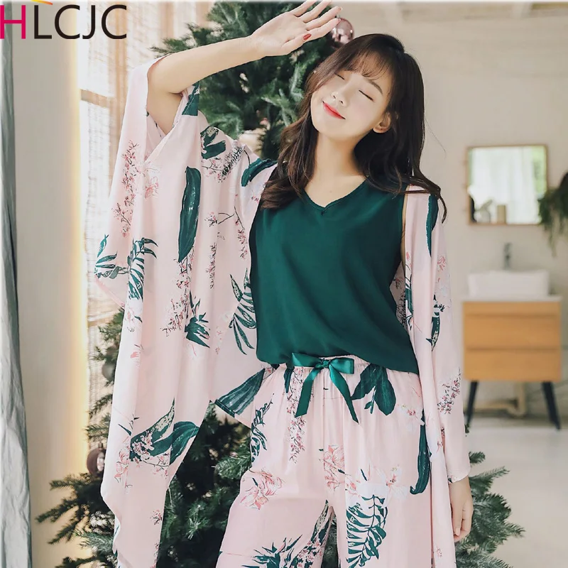 Пижама Femme хлопковый тонкий халат с принтом лилии 4 предмета сексуальный пижамный