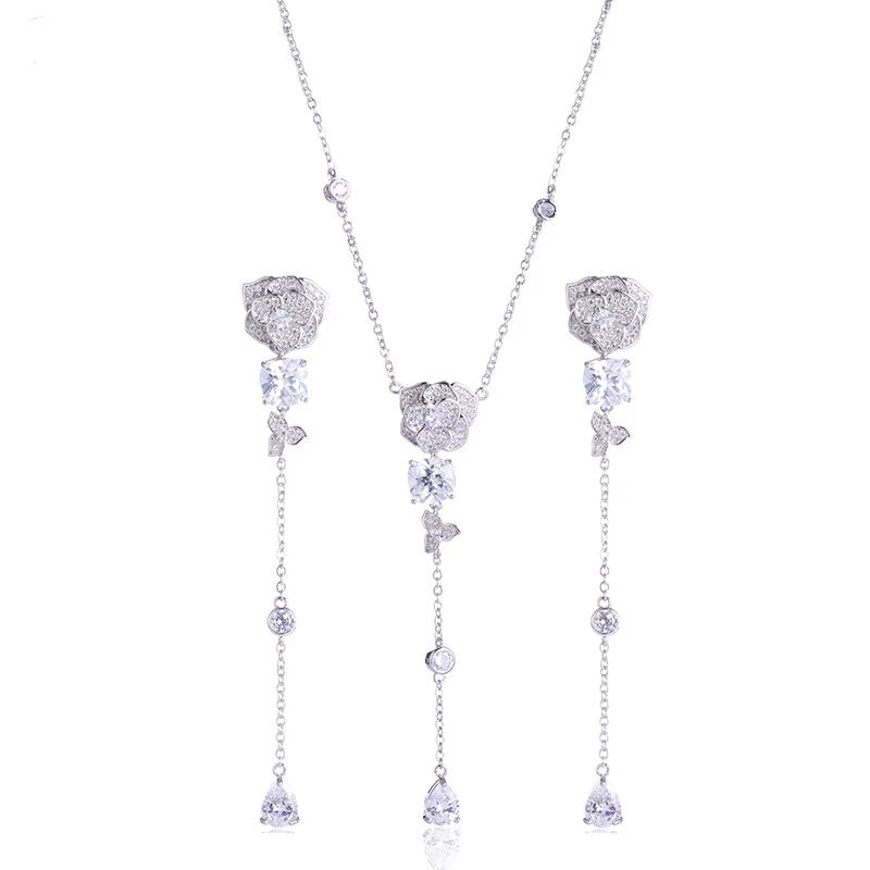 Роскошное ожерелье с кулоном и серьги подвески кристаллами в виде бабочки из