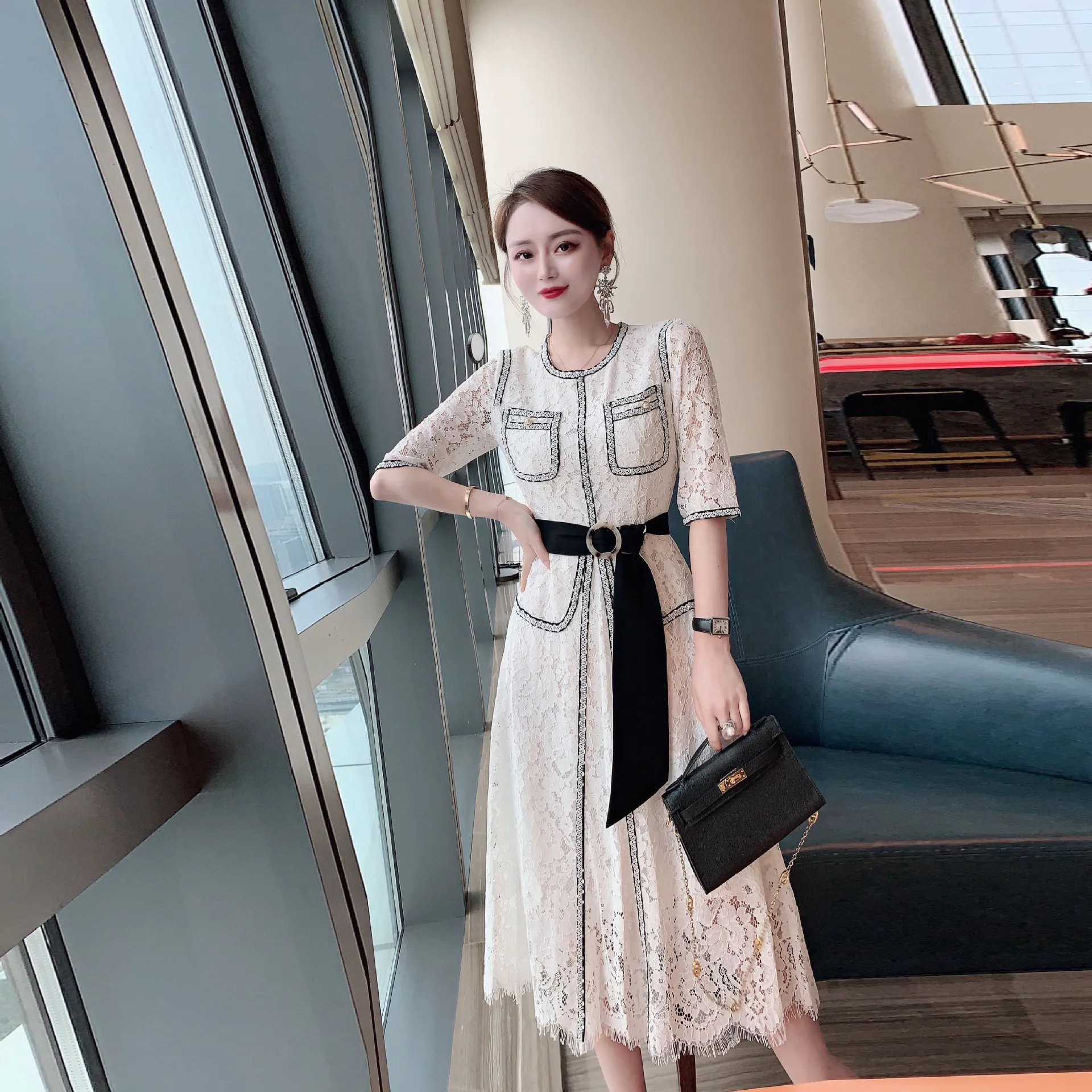 

Temperament dress women's 2021 summer dress new celebrity temperament round neck contrast lace mid length slim dress