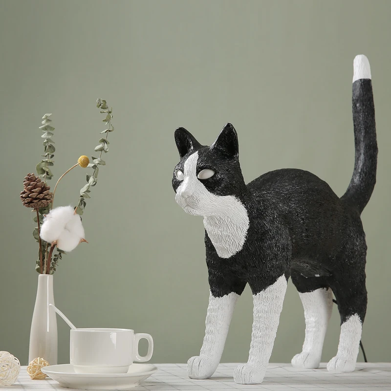 Купить Скандинавская полимерная настольная лампа в виде кошки SELETTI, светильник в виде кошки для гостиной, кухни, лампа в виде животного, прикроватн...