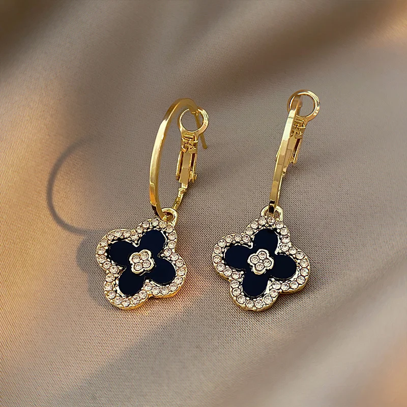 

Lucky Four-leaf Earrings Women Light Luxury Temperament Earrings 2021 New Trend High-end Sense Niche Design Ear Accessories