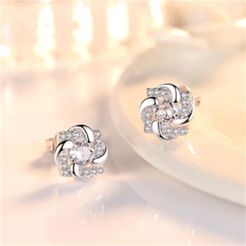 

Sterling Silver Stud Earrings High Quality Woman Fashion Jewelry New Lucky Clover Crystal Zircon Hot Sale Earrings Wholesale