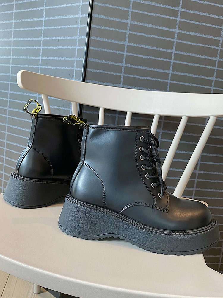 Женские кроссовки на платформе модная однотонная обувь толстой подошве с розами