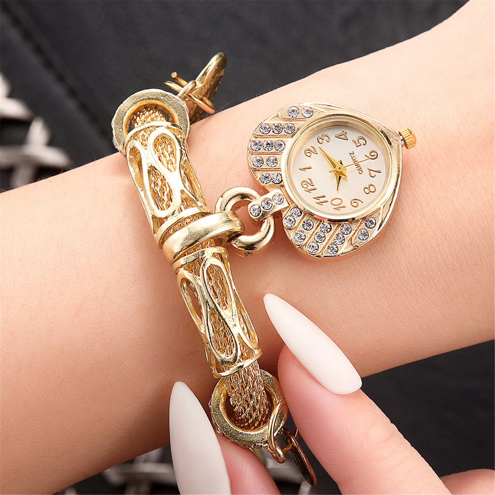 

Casual Quartz Stainless Steel Band Women Flower Rhinestone Watch Decorate Quartz Wristwatches Woman Gold And Silver Relogio