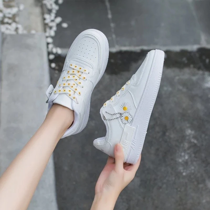 new Spring Korean Sports Shoes Lace Up flats Breathable White Shoes platform Woman Shoes casual Sneakers zapatos de mujer