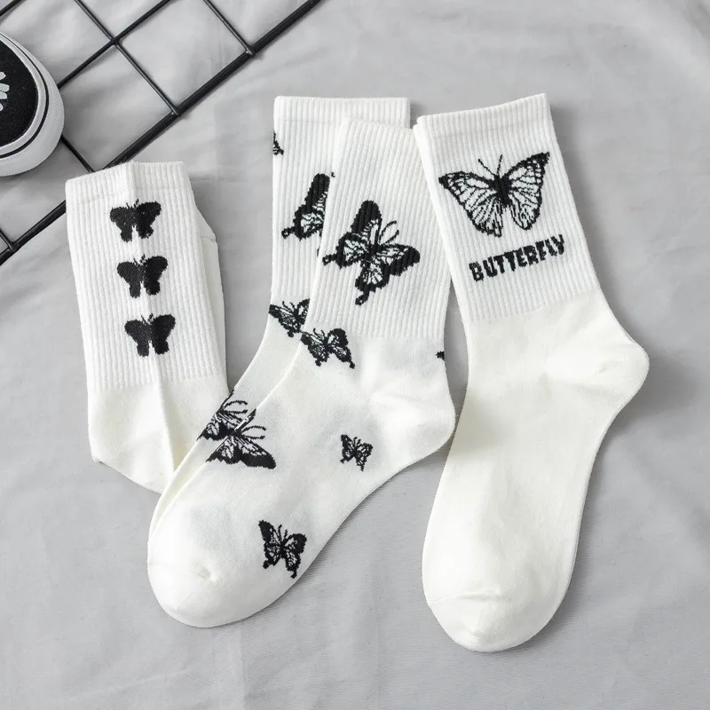 

Fashion White Women Socks European Lovely Cute Butterfly Skateboard Japanese Street Happy Harajuku Autumn Sox Girls Meias