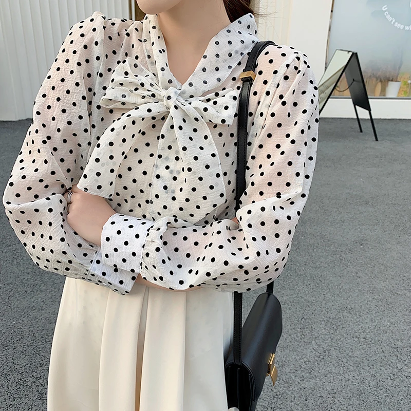 

2021 Spring Retro Polka Dot Women Blouses Tops Bow Elegant Tie V-neck Long-sleeved Chiffon Shirts Feamle Blouse