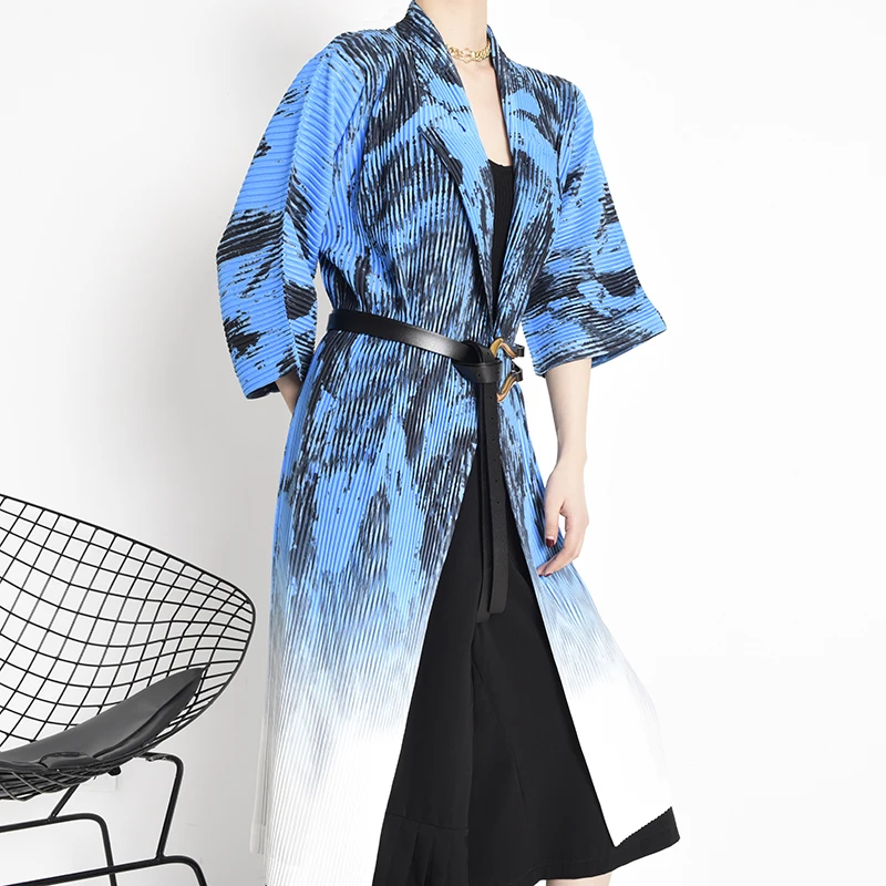 

LANMREM 2021 Autumn Pleated Trench Coat Women's Long Loose Printed Cardigan New Stretch Large Size Long Coat For Women YJ944