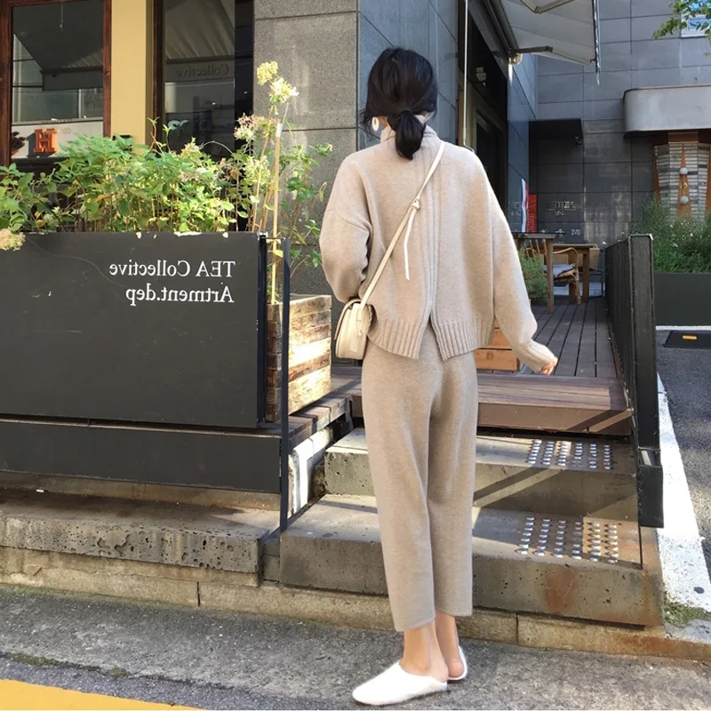 Женский спортивный костюм из двух предметов однотонный вязаный свитер