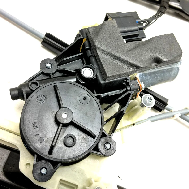 

LR078871 Window Regulator Motor DK6227001AF LR043937