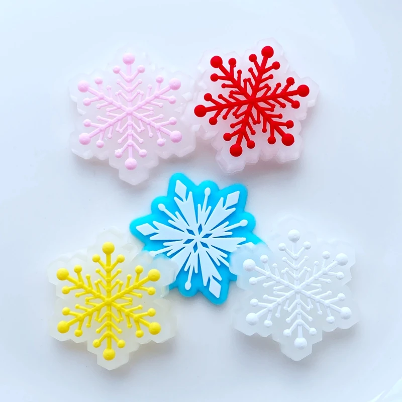 

20Pcs Cute Christmas Snowflake PVC Flexible Glue Flat Back DIY Scrapbook Embellishment Phone Craft Decoration Stationery Q00