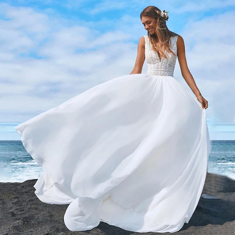 

Elegant Sexy Bridal Gown Lace And Sleeveless V-Neck And V-Shaped Backless A-Line Beach Wedding Dress Large Size Customization