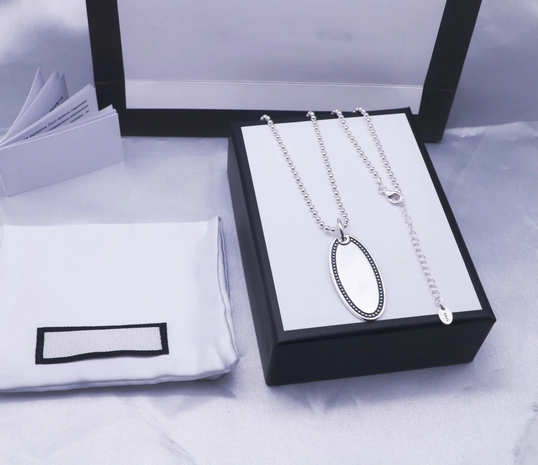 

925 sterling silver G letter round necklace, exquisite details and clear letters, simple and generous fashion trend