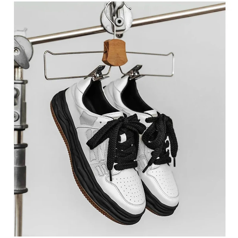 

Fashion Reflective Skull Retro Flat Shoes Luxury Designer Women Shoes Fall 2021 New Breathable Thick-soled Women Sneakers