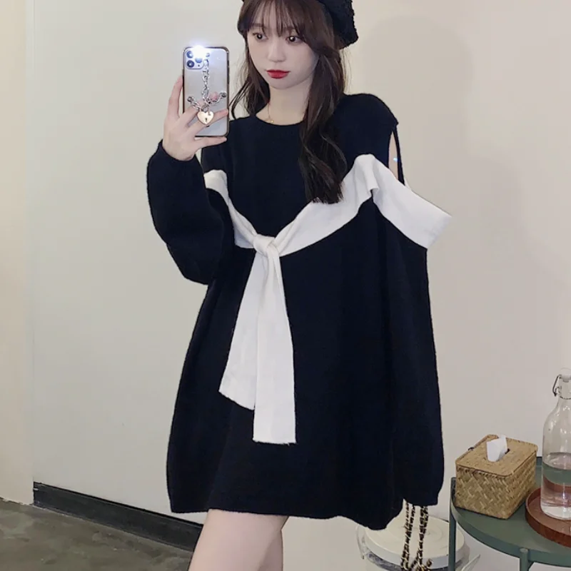 

2021 New Korean Fashion Elegant Retro Wild Round Neck Bow Stitching Design Off-the-shoulder Casual Loose Knit Pullover Sweater