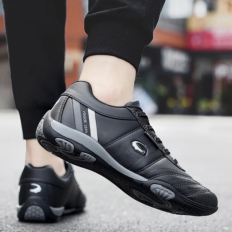 2021 Men Golf Shoes Breathable Soft Golf Training Walking Sports Shoes Mens Black and White Comfortable Golf Sneakers for Men