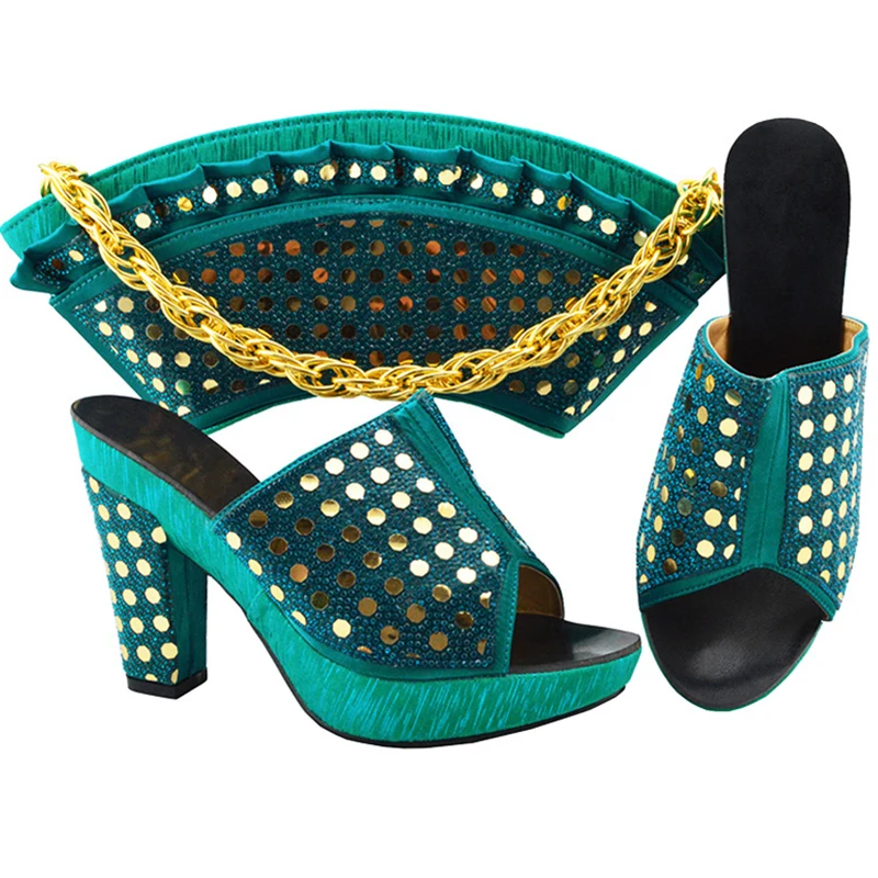 Комплект из обуви и сумки новейшего дизайна украшенный стразами модные